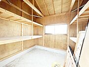【リフォーム中6.1】お庭にある倉庫です。
