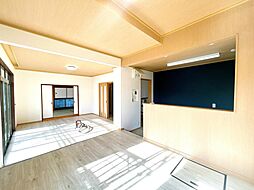 真岡市大谷台町　戸建て 4SLDKのリビング/ダイニング