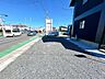 駐車場：【リフォーム完成】駐車場の写真です。整地を行いました。並列3台駐車可能です。（車種による）