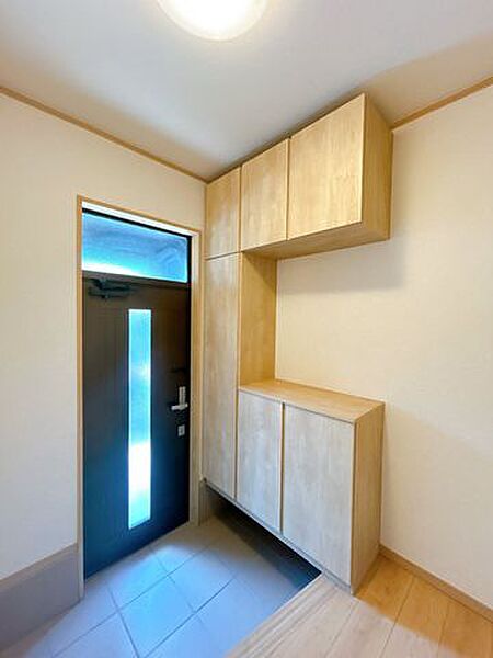 玄関を拡大表示