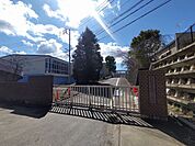 石岡市立南小学校 徒歩9分。 710m