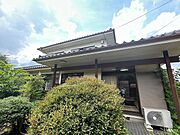 【リフォーム中】外観。外壁、屋根はもちろんのこと雨戸・雨樋等も塗装いたします。塗装で綺麗な外観へ仕上げます。