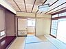 室内：【リフォーム中　10/4更新】玄関から直接アクセスできる和室。客間としてはもちろん、在宅ワークや趣味のお部屋にもおすすめです。畳表替え、壁天井のクロス貼替します。