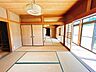 室内：【現在リフォーム中　10/4更新】南向きの続き間和室は間取り変更してLDKに変更します。陽当たりが良く開放感のある大空間として利用できます。ご家族の団らんできる空間に仕上がります。