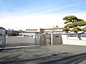 下館南中学校まで約2600ｍです。