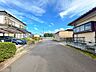 駐車場：【10月12日まで現況販売】前面道路写真です。前面道路幅員約6m。車の出し入れもスムーズに行えます。