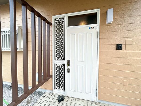 玄関を拡大表示