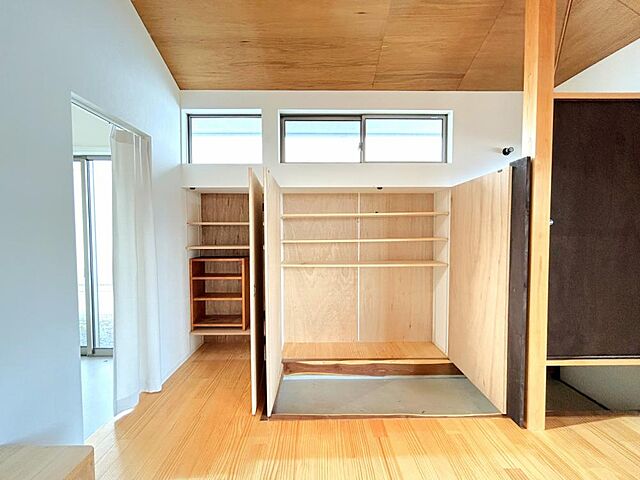 収納 邑楽郡千代田町大字赤岩179-28