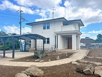 外観：【現地外観】価格には消費税、リフォーム費用を含みます。リフォーム中でもご案内可能。内覧希望の方はお電話ください。