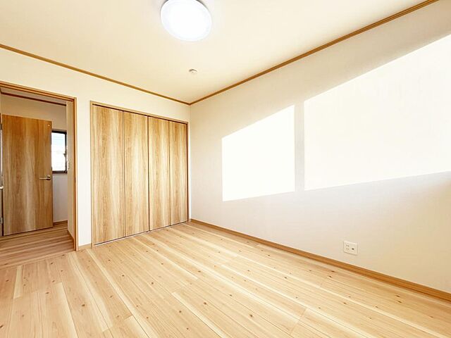 室内 みどり市大間々町大間々1735-17