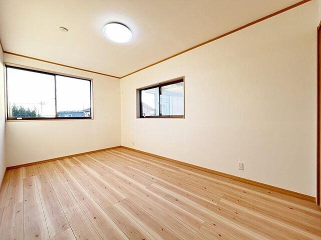 室内 みどり市大間々町大間々1735-17