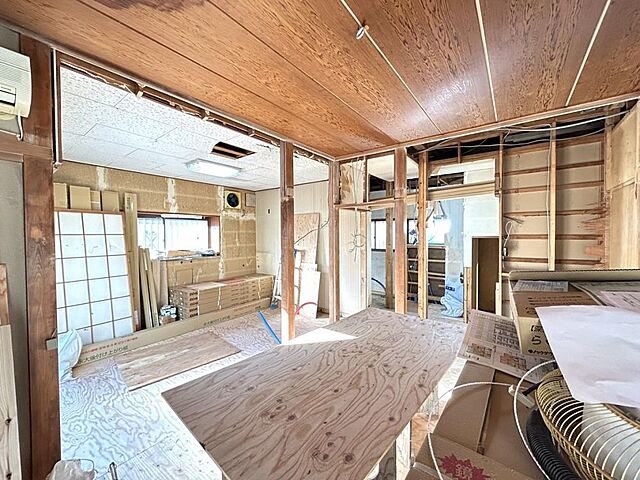 室内 伊勢崎市上諏訪町1460-23