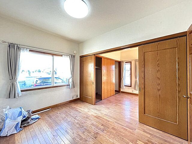 室内 伊勢崎市連取町3056-3