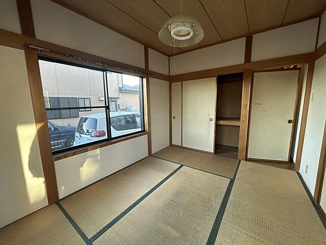 室内 伊勢崎市連取町3296-29