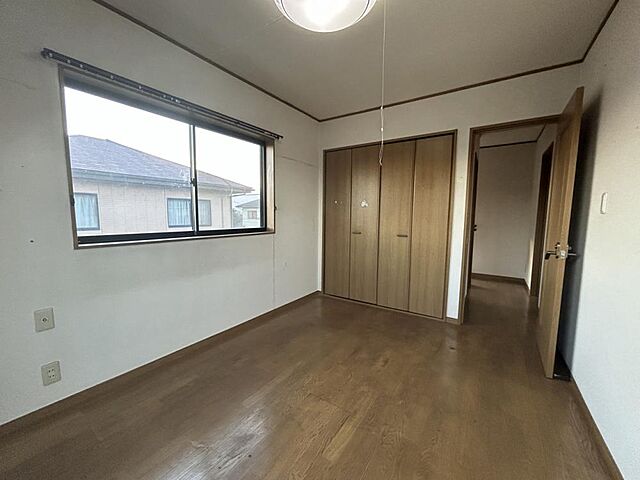 室内 伊勢崎市連取町3296-29