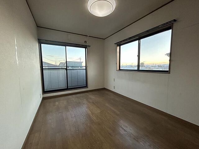 室内 伊勢崎市連取町3296-29