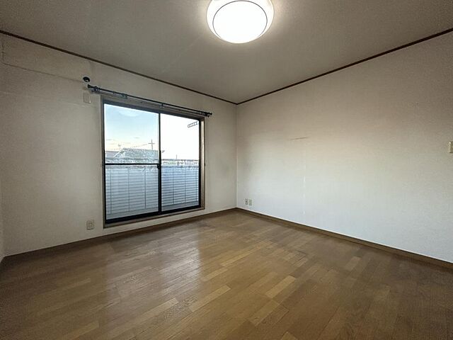 室内 伊勢崎市連取町3296-29