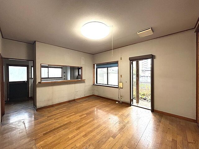 リビング/ダイニング 伊勢崎市境百々東2-17