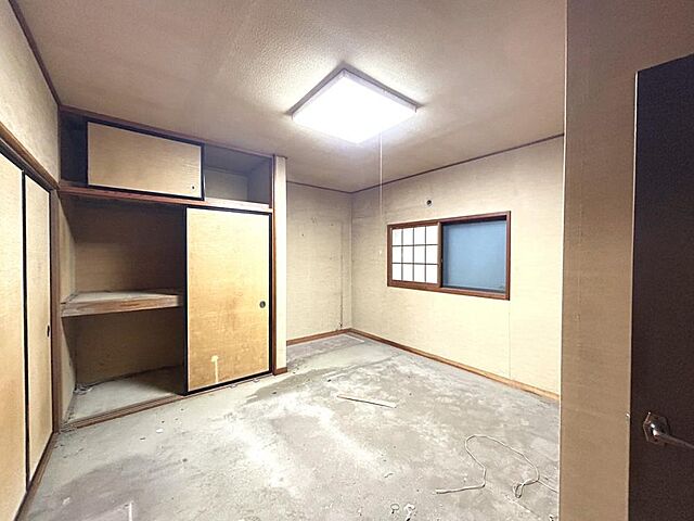 室内 伊勢崎市境百々東2-17