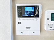 【モニターホン】モニターホンを新設いたしました。玄関まで急いで行かなくても来客対応できます。