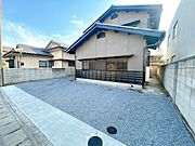 【外観別角度】外壁は塗装を行いました。屋根の点検もしっかりと行っています。安心して新生活を始めていただける住宅へとリフォームしています。