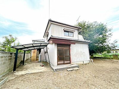 外観:【リフォーム中】【外観】建物外観は外壁塗装と屋根の高圧洗浄を行います。玄関建具は新品のものに交換になります。 外観:【リフォーム中】【外観】建物外観は外壁塗装と屋根の高圧洗浄を行います。玄関建具は新品のものに交換になります。