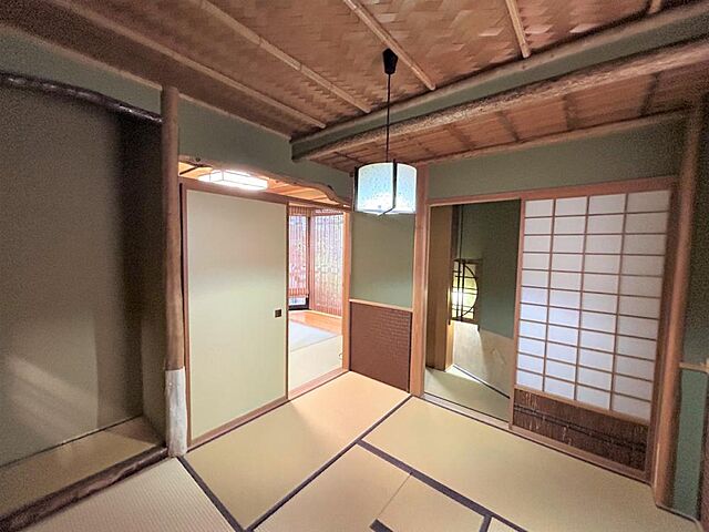 室内 高崎市上和田町1-3