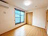 室内：2階6帖洋室です。クローゼットがあるので散らかりがちなお洋服も収納することができますね。