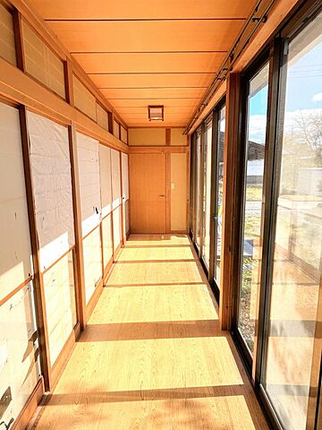 室内 沼田市町田町322-7