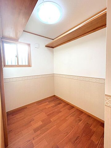 収納 渋川市吹屋1001-34