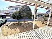 【庭】本物件南側にはお庭スぺースがございます。