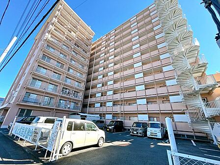 価格には消費税を含みます。自社物件につき随時ご案内可能。内覧希望の方はお電話ください。