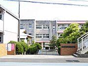 イオンスタイル浜松西伊場 可美中学校まで約1.1km。 1100m