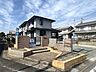 外観：【リフォーム済】門扉は黒で塗装を行いました。樹木は撤去いたしました。モニター付きのインターホンを新設しており、防犯面でもご安心いただけます。