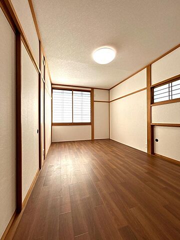 室内 富山市新庄町31-4