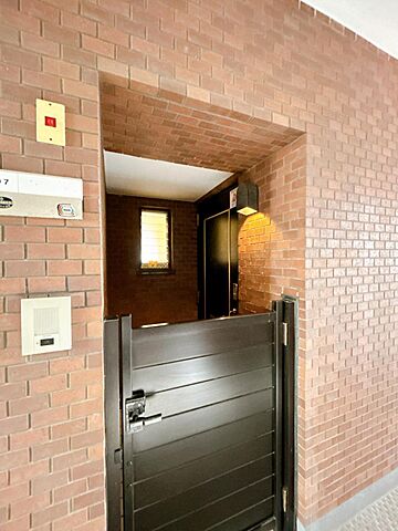 玄関 信開ドムス城川原 3階/-