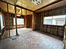 収納：【リフォーム中】2階10.5帖洋室に間取り変更のお部屋です。床クッションフロア張り、クロス張替、照明交換、建具交換を予定しております。ご夫婦の寝室にもピッタリです。