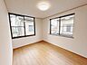 室内：【リフォーム中】2階洋室です。クロス張替え、照明交換等を行なう予定です。