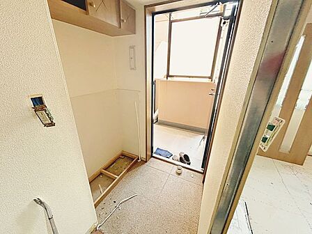 【リフォーム中】玄関になります。