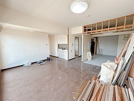 【リフォーム中】リビングは17.5帖ございます