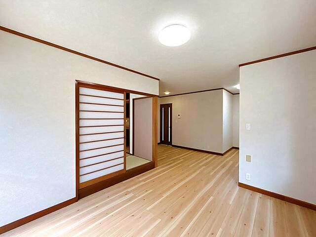 リビング/ダイニング 東伯郡琴浦町大字八橋126-25