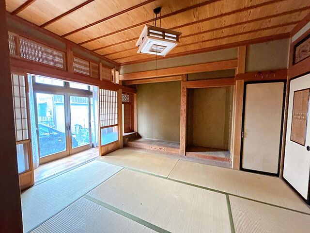 室内 米子市博労町4丁目59-2