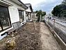 その他：【リフォーム中2/28撮影】敷地北側には庭があります。剪定整地を行う予定です。ガーデニングできますよ。