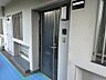 玄関：【リフォーム中】玄関扉はクリーニングを行います。