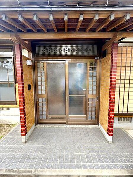 玄関を拡大表示