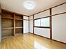 寝室：2階東側洋室6帖