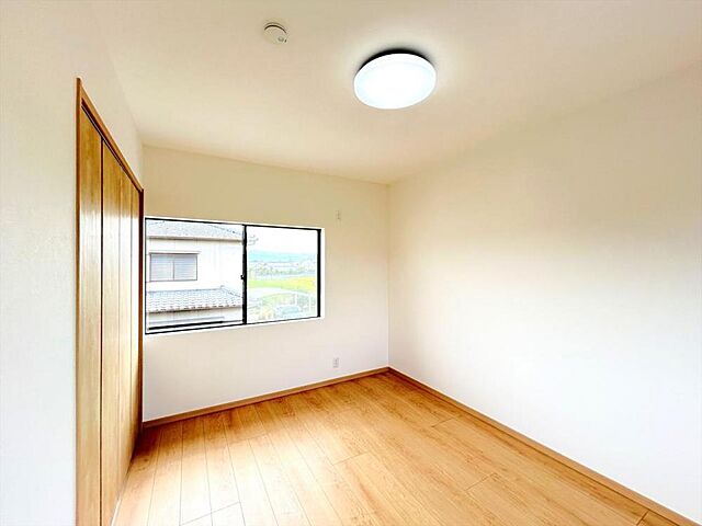 室内 高松市亀田南町372-3