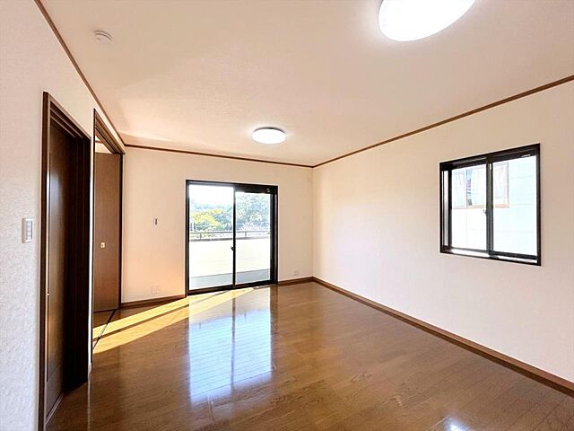 室内 木田郡三木町大字下高岡3914-18