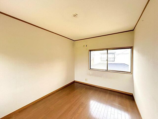 室内 高松市由良町1227-12