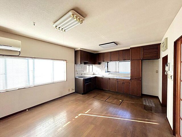 リビング/ダイニング 高松市由良町432-10